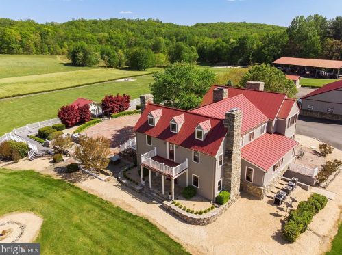 10599 Warland Rd, Marshall, VA 20115-2365