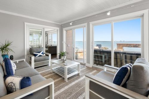 2 Sea Breeze Ave, Niantic CT  06357-3415 exterior