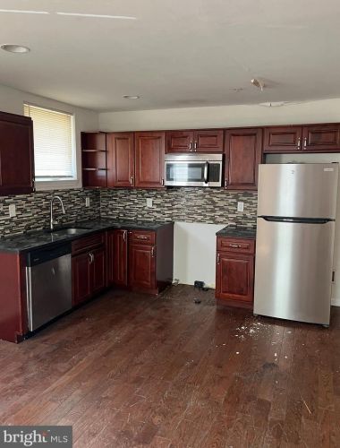 1811 Berks St, Philadelphia, PA 19121-2244