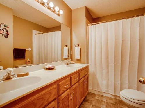 542 Bear Ave, Saint Paul MN  55127-7055 exterior