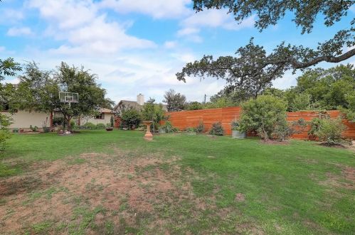 6535 Fair Vly Trl, Austin TX  78749-1250 exterior