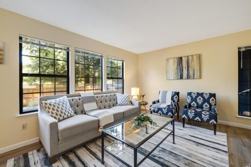 8142 Stich Ln, Sebastopol, CA 95472-3153