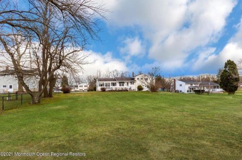 63 Cloverdale Cir, Tinton Falls NJ 07724-3105 exterior