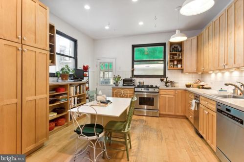 1204 10th St, Philadelphia PA 19147-5040 exterior