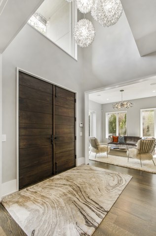 2068 Leavitt St, Chicago, IL 60608-2526