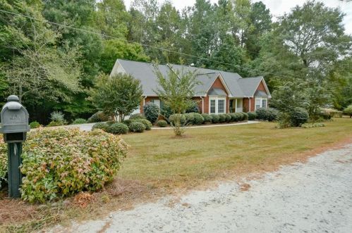 3550 Woodside Dr, Stockbridge, GA 30281-5400