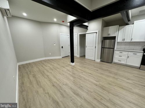 2535 13th St, Philadelphia, PA 19148-4342