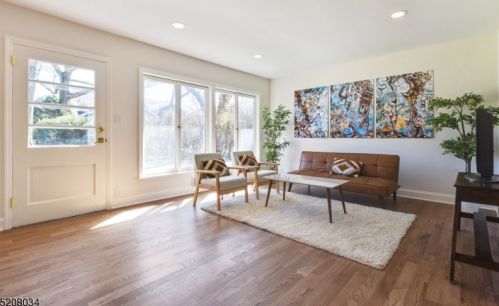 8 Suffolk Ave, Maplewood NJ  07040-1712 exterior