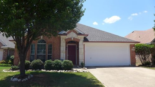 8520 Rock Creek Dr, Fort Worth TX  76123-2940 exterior