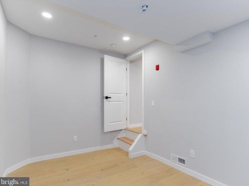 1825 10th St, Philadelphia PA  19148-1646 exterior