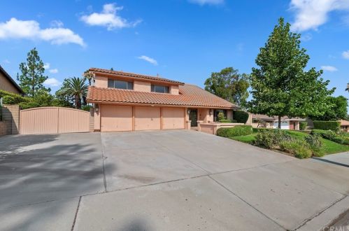 6535 Rycroft Dr, Riverside CA  92506-5314 exterior