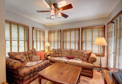 125 Oak Leaf Dr, Stockbridge GA  30281-4998 exterior