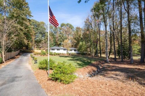 873 Hickory Dr, Marietta, GA 30064-3607