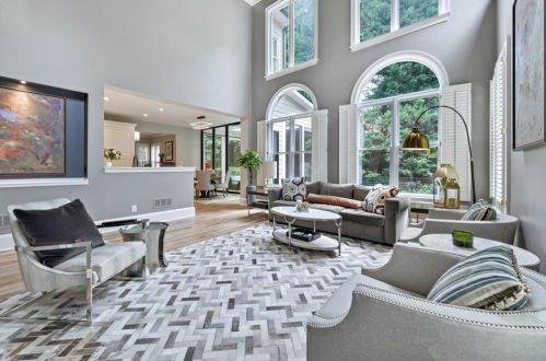 800 Lake Summit Dr, Atlanta GA  30342-1975 exterior