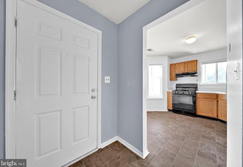 383 Silvia St, Trenton NJ 08628-3238 exterior