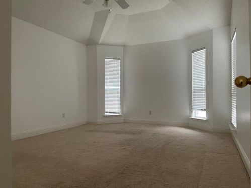 2806 Briarbrook Ln, Garland TX  75040-3936 exterior