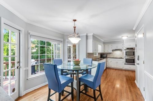 2976 Four Oaks Dr, Atlanta GA  30360-1752 exterior