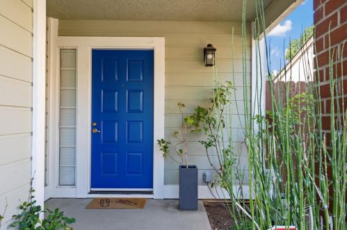 9434 Trenholm Dr, Elk Grove, CA 95758-6534
