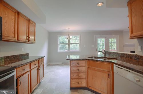 9 Mill Pond Dr, Lancaster PA  17603-7412 exterior