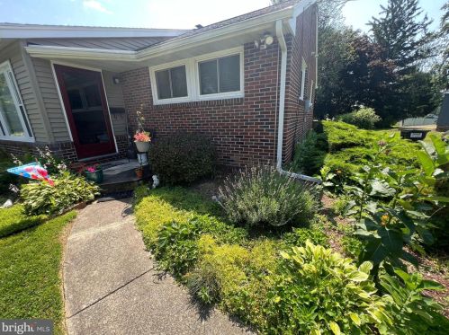 515 Capri Rd, Lancaster, PA 17603-6007