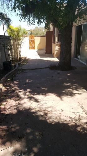 1110 Poplar St, Compton, CA 90220-1643