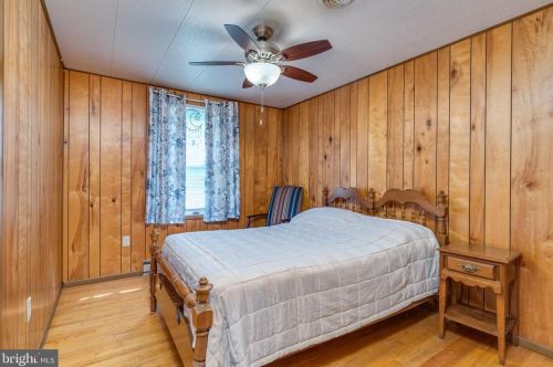 857 Oregon Trl, Harpers Ferry WV 25425-3144 exterior