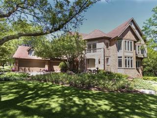 2145 Scarlet Oak Ln, Lisle, IL 60532-2855