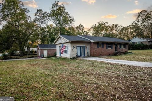 415 Taylor St, Barnesville, GA 30204-1635