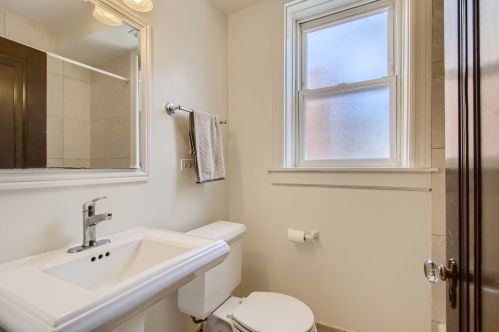 1256 Winona St, Chicago IL  60640-2940 exterior