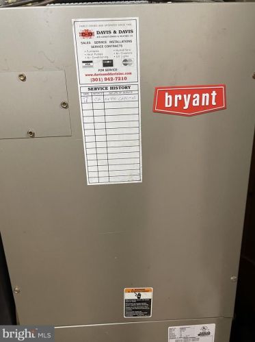 15034 Shamrock Ridge Rd, Silver Spring MD 20906-6107 exterior