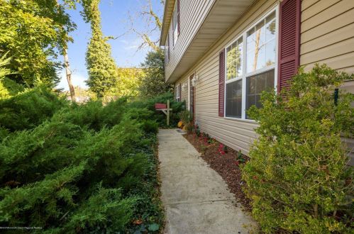 36 Hamilton Ave, Leonardo, NJ 07737-1504