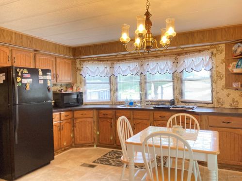 7 Marie Cir, Wales, ME 04280-4633