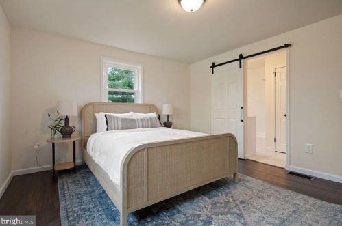 564 Lampeter Rd, Lancaster PA  17602-4010 exterior