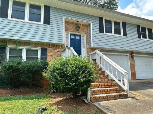 1649 Creekwood Ln, Conyers, GA 30013-1601