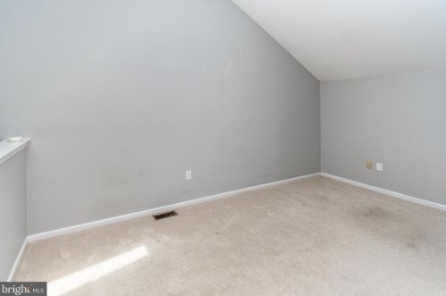 1005 Eagles Chase Dr, Trenton NJ  08648-2539 exterior