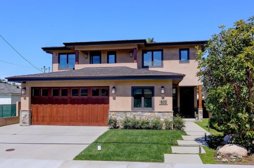 1833 8th St, Manhattan Beach, CA 90266-6322
