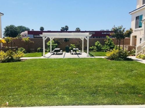 6194 Lincoln Ave, Cypress CA  90630 exterior