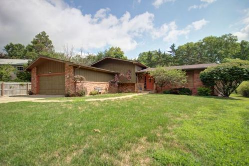 42 Maple Ct, Champaign IL  61822-7205 exterior