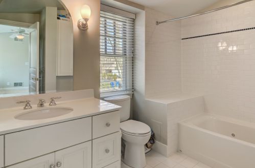 137 Oxford Ave, Willowbrook IL  60514-1151 exterior