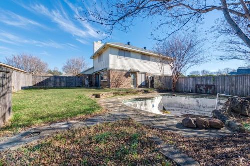 3101 Glenview, Carrollton TX 75007-2714 exterior