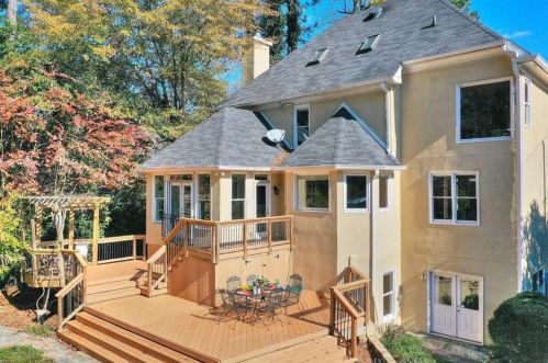 4086 Haverhill Dr, Atlanta GA  30342-3816 exterior