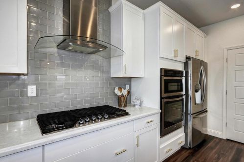 9979 Asilomar Ln, Elk Grove CA  95757-2549 exterior