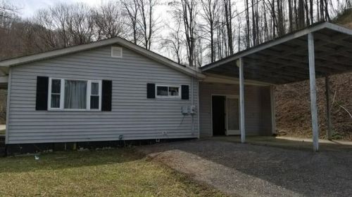 492 Pigeon Roost Rd, Shively, WV 25508