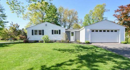 5 Chantil Cir, Cheshire, CT 06410-3524