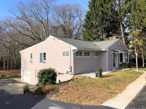 76 Bloomingdale Rd, Quaker Hill, CT 06375-1336