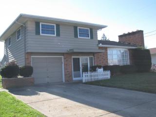 1453 Fahlander Dr, Columbus OH  43229-5160 exterior