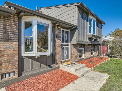 225 Mckinley Dr, Bennett, CO 80102-8612