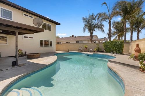 103 Jeanine Way, Anaheim CA  92806-3840 exterior