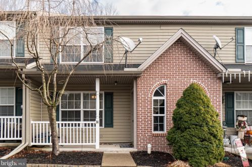 36 Petersburg Ln, Duncannon, PA 17020-1919