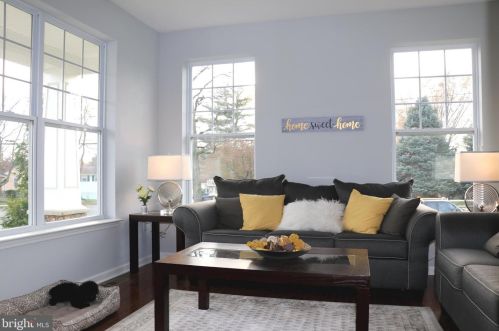 46 Stoneham Rd, Trenton NJ 08638-2746 exterior